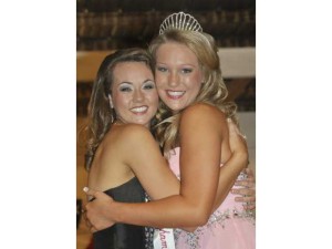 Read more about the article McKenna Thompson crowned 2012 Fair Queen